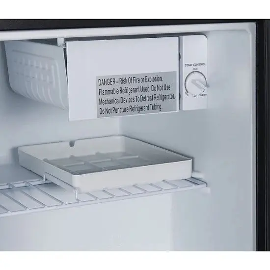 1,7-cub. ft. Einzeltür-Klein-Kühlschrank mit halbseitigem Kühlfach, schwarz