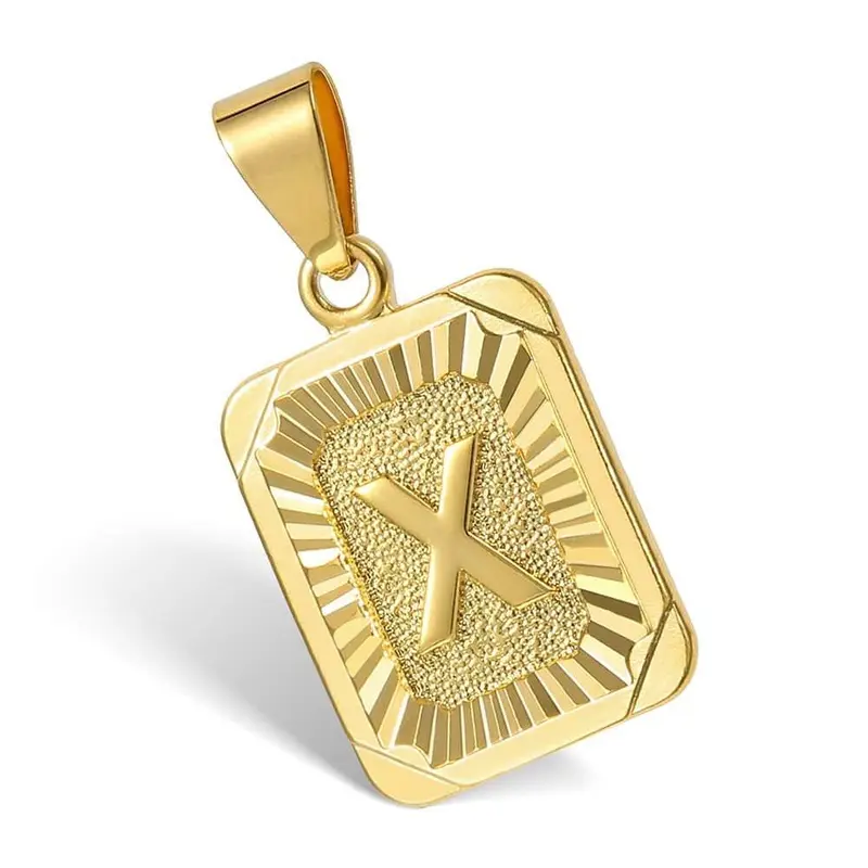 Anhänger mit Buchstabenmotiv und kubanischer Kette