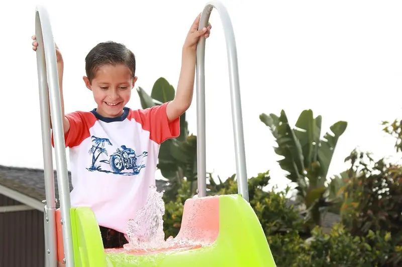 Außenspielset für Kinder: 3-m-Hochstehende Kletteranlage mit Rutsche, Schaukeln und Spielplatz-Jungle-Gym – Lieblingsgerät für Kinder, auch als Aufstellpool-Rutsche für den Sommergarten geeignet 2
