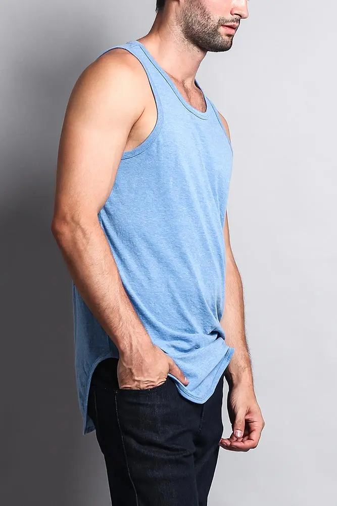 Basic-Tanktop mit langem Schnitt und gebogenem Saum