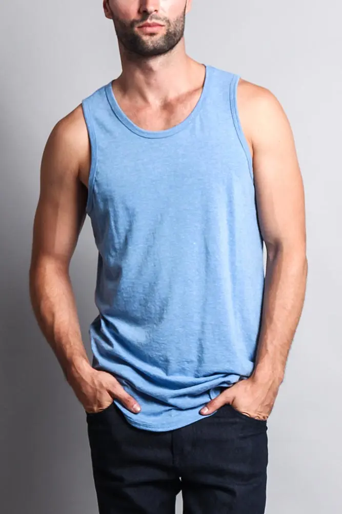 Basic-Tanktop mit langem Schnitt und gebogenem Saum