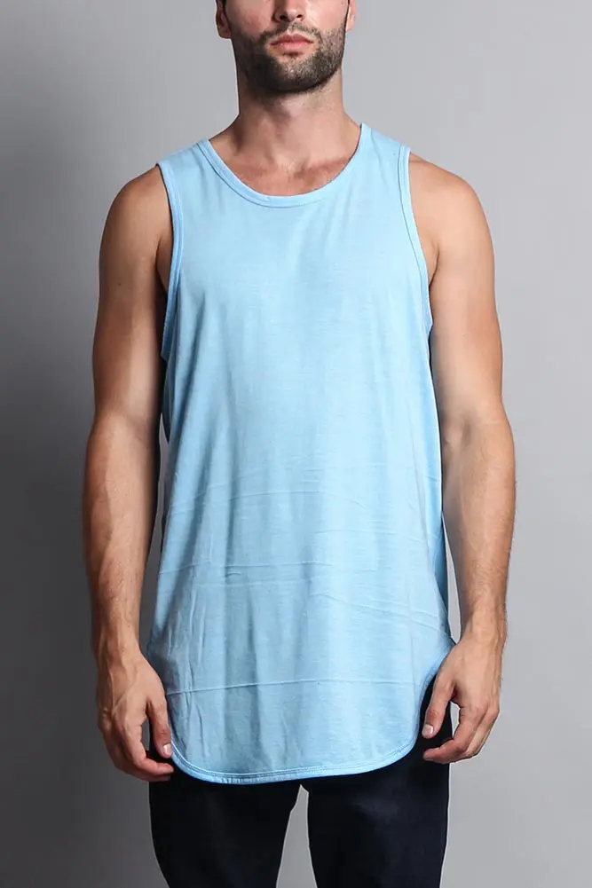 Basic-Tanktop mit langem Schnitt und gebogenem Saum