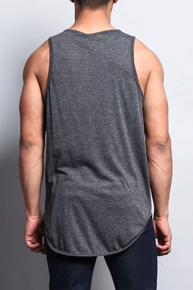 Basic-Tanktop mit langem Schnitt und gebogenem Saum