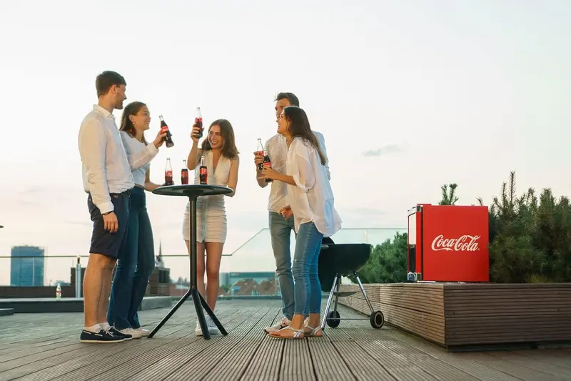 °CUBES Flaschenkühlschrank Coca-Cola Classic / 51 cm Höhe / 98 kWh/Jahr / 48 L Kühlteil