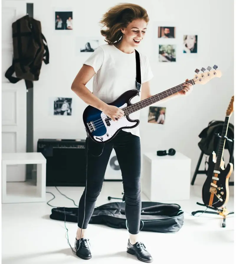 E-Bass-Gitarre in voller Größe mit 4 Saiten, Gurt, Tasche, Verstärkerkabel