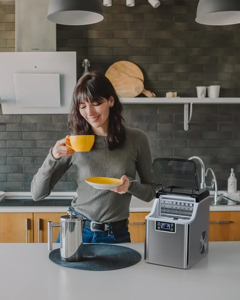 Eiswürfelmaschine für die Arbeitsplatte, 20,4 kg/24 Std., 24 Eiswürfel/13 Min., 2 Möglichkeiten zum Wasserzuführen 2