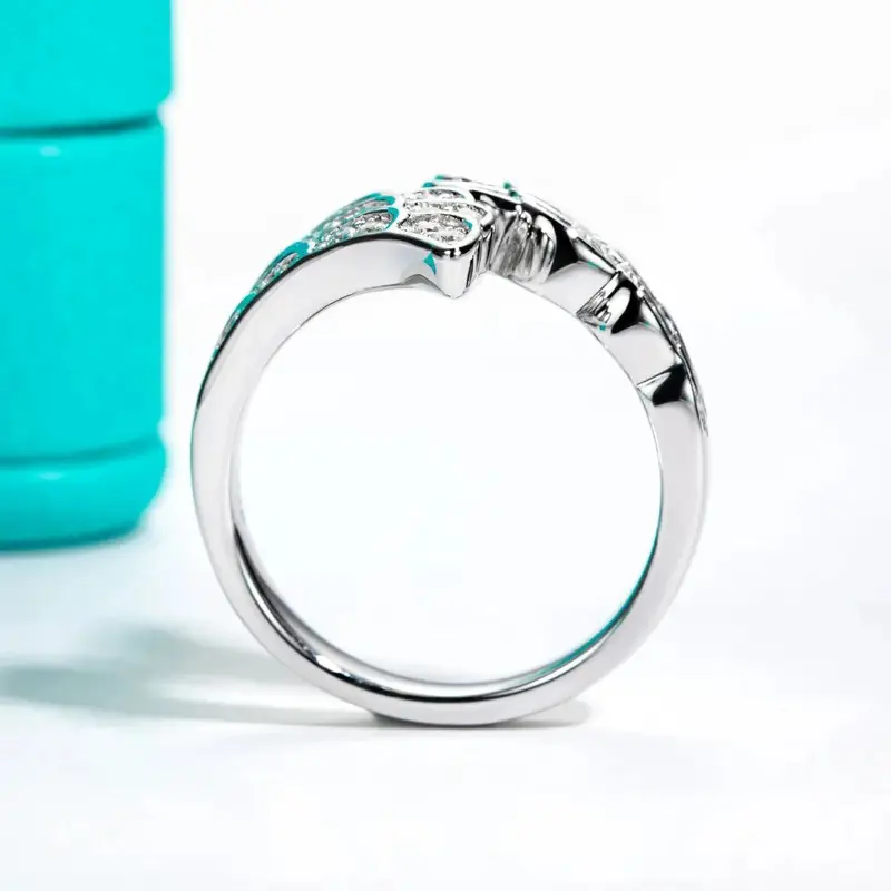 Engel-Flügel-Ring