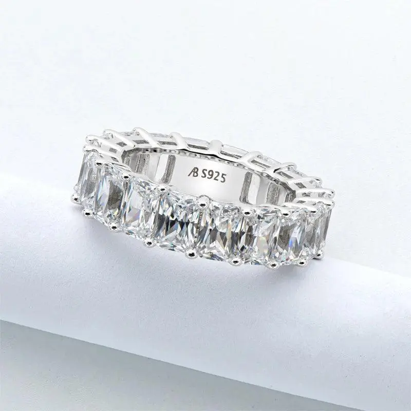 Ewigkeitsring mit strahlendem Schnitt 2
