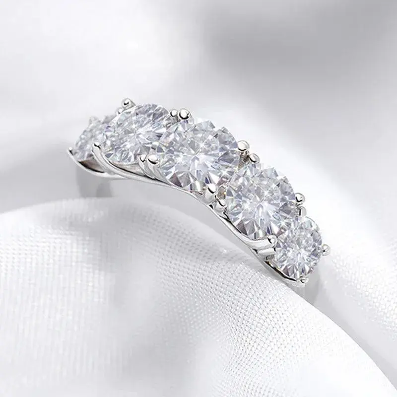 Fünf-Steine-Sparkle-Band