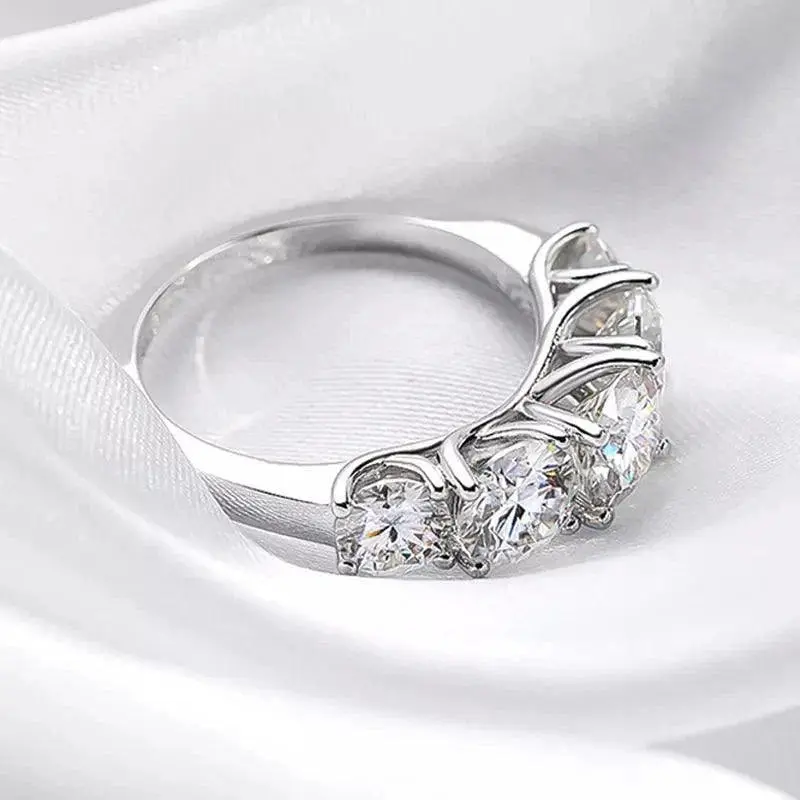 Fünf-Steine-Sparkle-Band