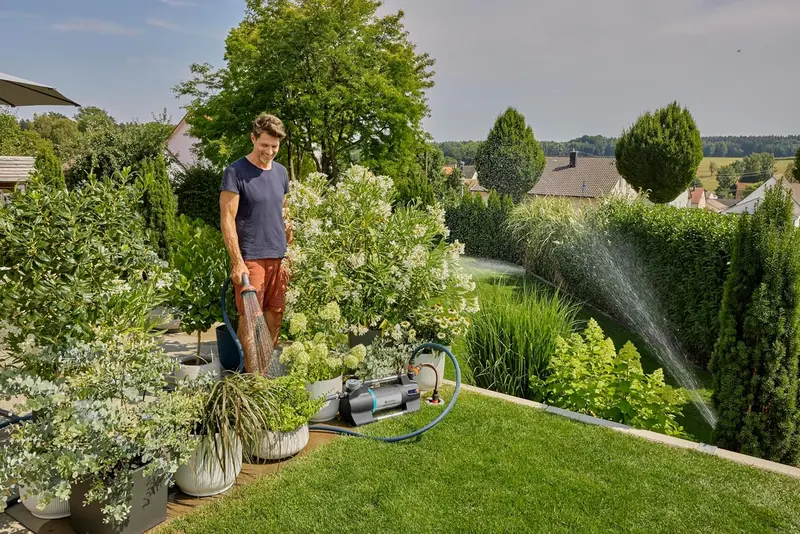 Gardena Gartenpumpe 6500 SilentComfort: Extra leise Bewässerungspumpe per App steuerbar, Fördermenge 6500 l/h, Trockenlaufsicherung, rostfreier Edelstahl, stromsparend und wasserfest (9059-20)