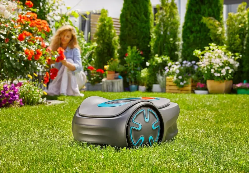 Gardena Mähroboter SILENO minimo 250 m²: intelligenter Rasenmäher mit optimaler Konnektivität, programmierbar über die Gardena Bluetooth-App, DE-Version (15201-20)
