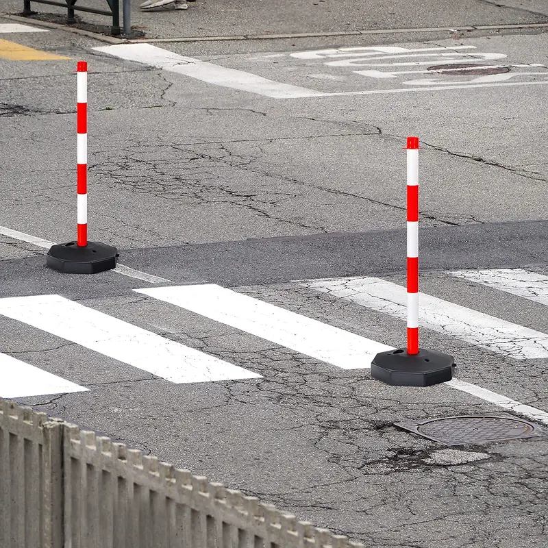 GoPlus 2er-Pack Markierungsstangen-Kegel, Verkehrskonus-Sicherheitsbarriere mit achteckiger befüllbarer Basis und 1,5 m langen Verbindungsketten (2 Stück, Weiß + Rot) 2