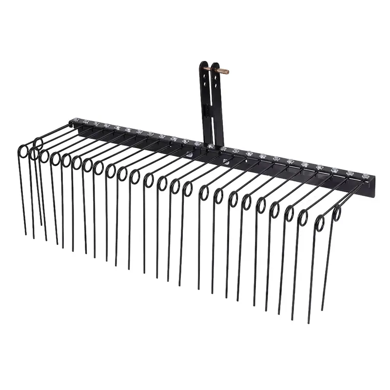 Goplus 60"-Pinienstroh-Rechen zum Anhängen – Landschaftsrechen mit 26 metallischen Spiralen für Blätter, Gras usw.