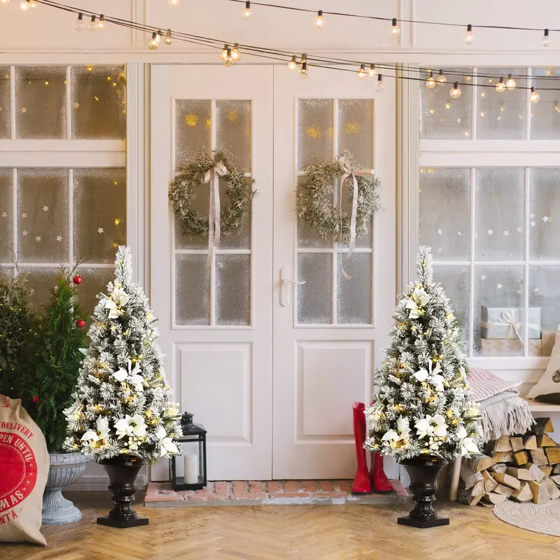 GoPlus geflockter weißer Weihnachtsbaum für Eingangsbereiche, vorgelichteter künstlicher Weihnachtsbaum mit warmweißen LED-Leuchten