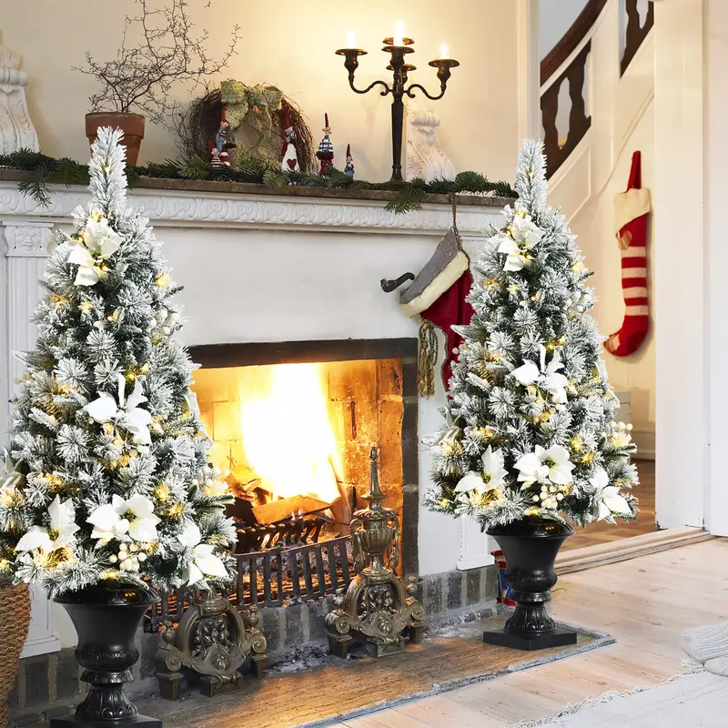 GoPlus geflockter weißer Weihnachtsbaum für Eingangsbereiche, vorgelichteter künstlicher Weihnachtsbaum mit warmweißen LED-Leuchten
