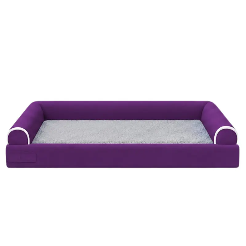 Haustierbett mit weicher Fleece-Oberfläche und dreiseitigem Bolster-Rand