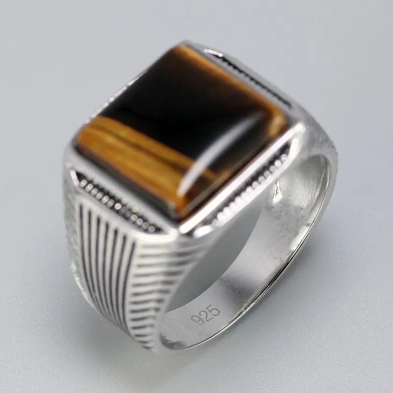 Herrenring mit Tigerauge 2