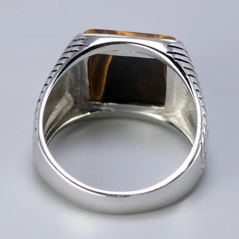 Herrenring mit Tigerauge