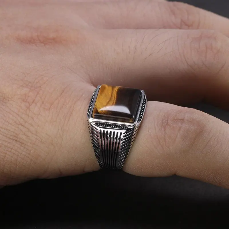 Herrenring mit Tigerauge