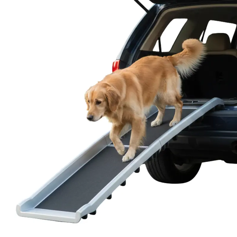 Klappbarer Hundehub für den Fahrzeugeinstieg mit erhöhten Seitenleisten