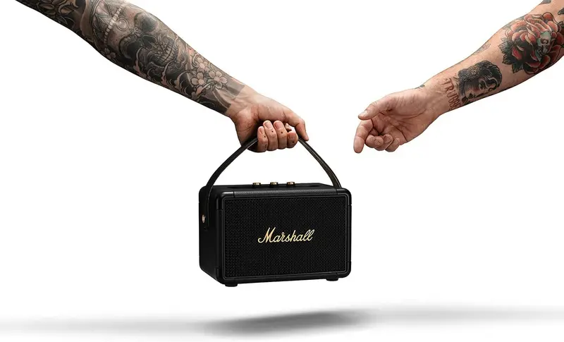 Marshall Kilburn II Bluetooth-Tragbarer wasserabweisender Lautsprecher, kabellos – Schwarz und Messing