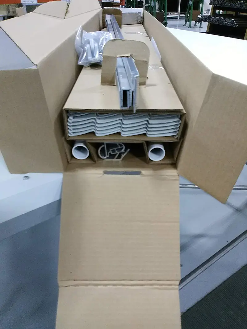 NuImage-Markise Serie 60425, Aluminium-Türvordach mit Stützarmen, Modell 2500