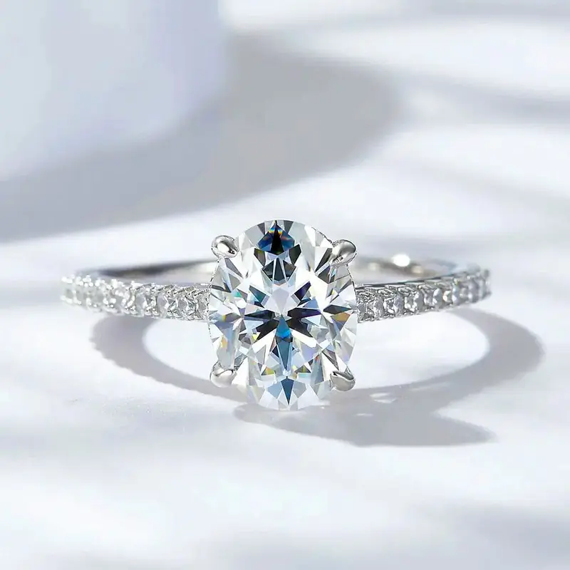 Ovaler Moissanit-Ring