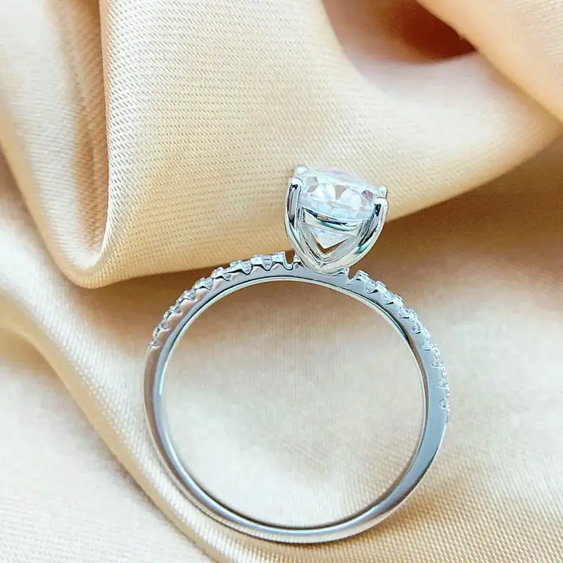 Ovaler Moissanit-Ring 2