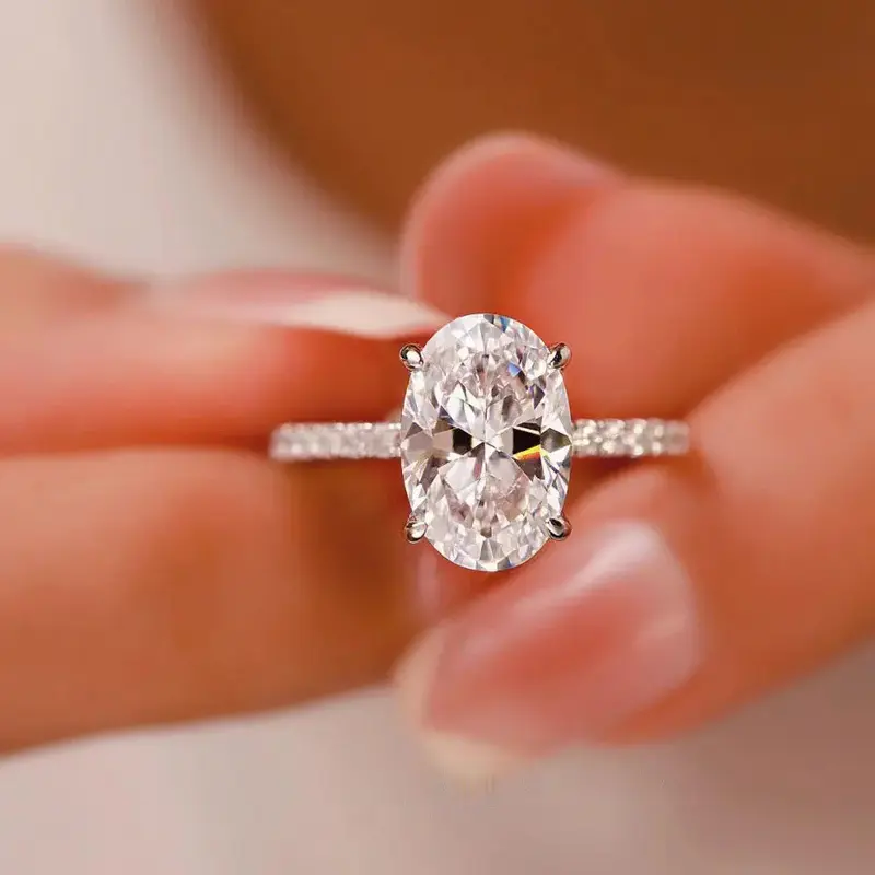 Ovaler Moissanit-Ring