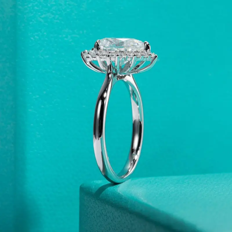 Pear-Cut-Halo-Ring 2