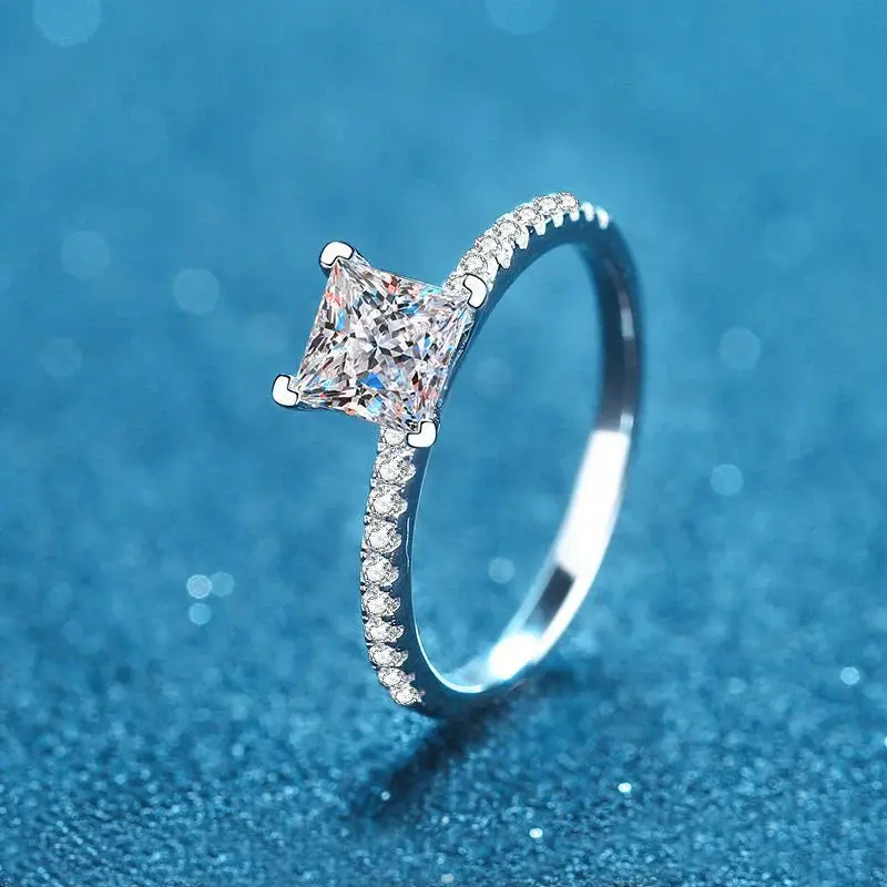 Prinzessin-Schliff-Moissanit-Ring 2