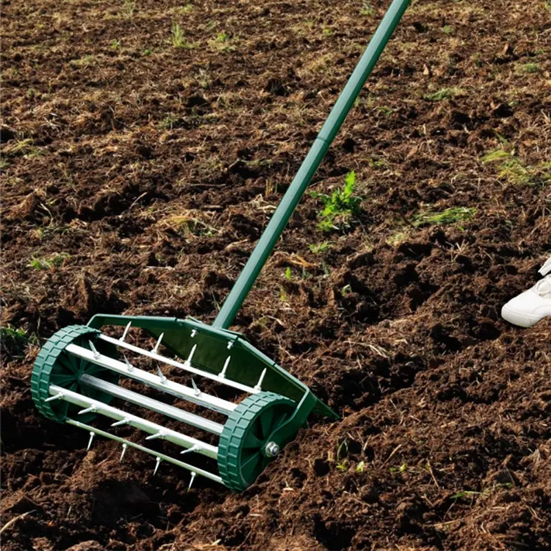 Rasenaerifier 18 Zoll, rotierender Hand-Rasen-Aerifier mit Stahlstiften für Garten und Rasen, robustes Spike-Modell zur Bodenbelüftung, 40,5 Zoll langer Griff (grün mit Spritzschutz)