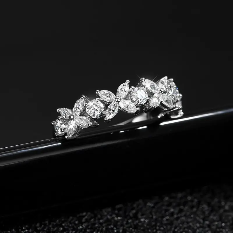 Schmetterlings-Ewigkeitsband-Ring