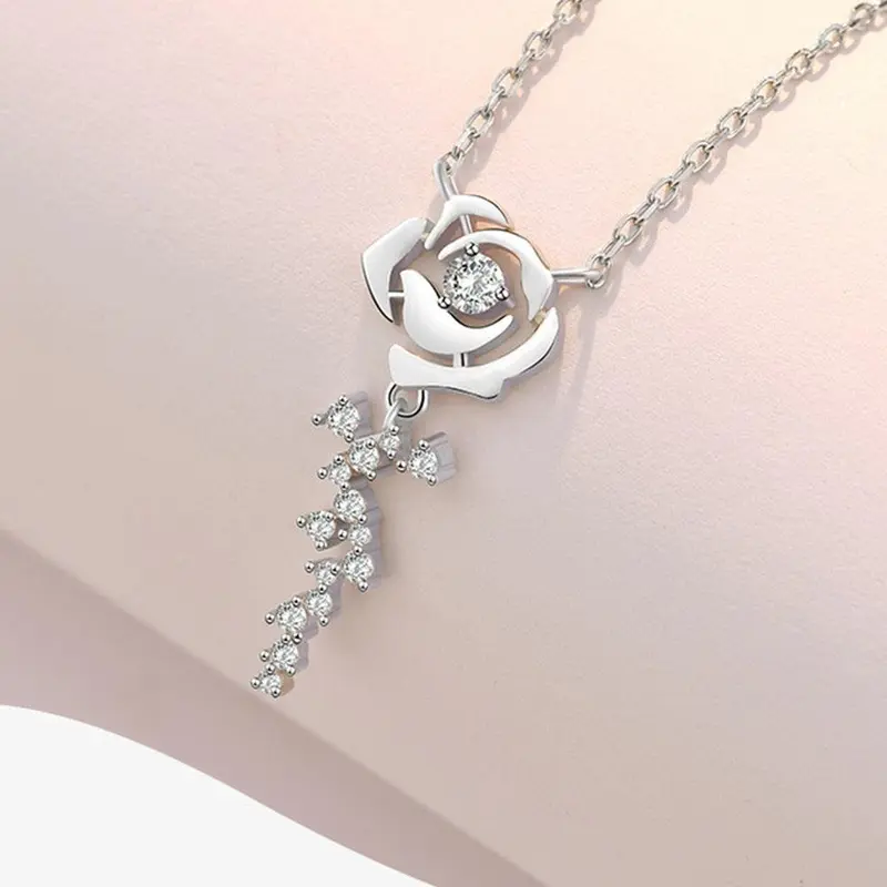 Schmuckset mit Rosenblüten-Design