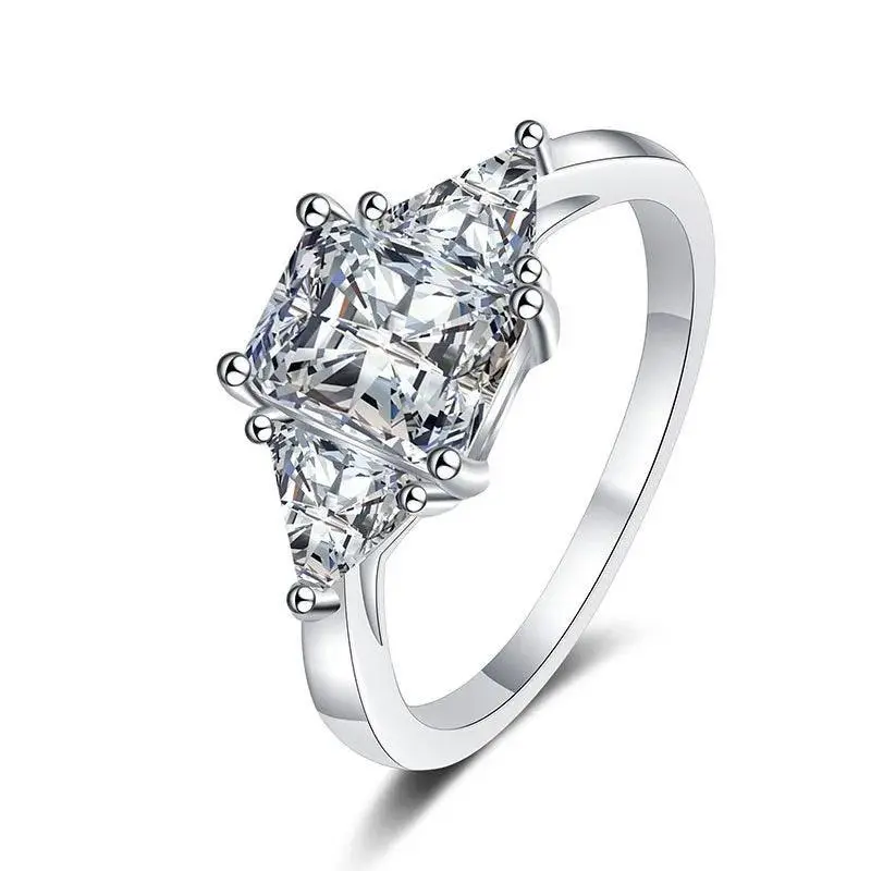 Strahlender Moissanit-Ring