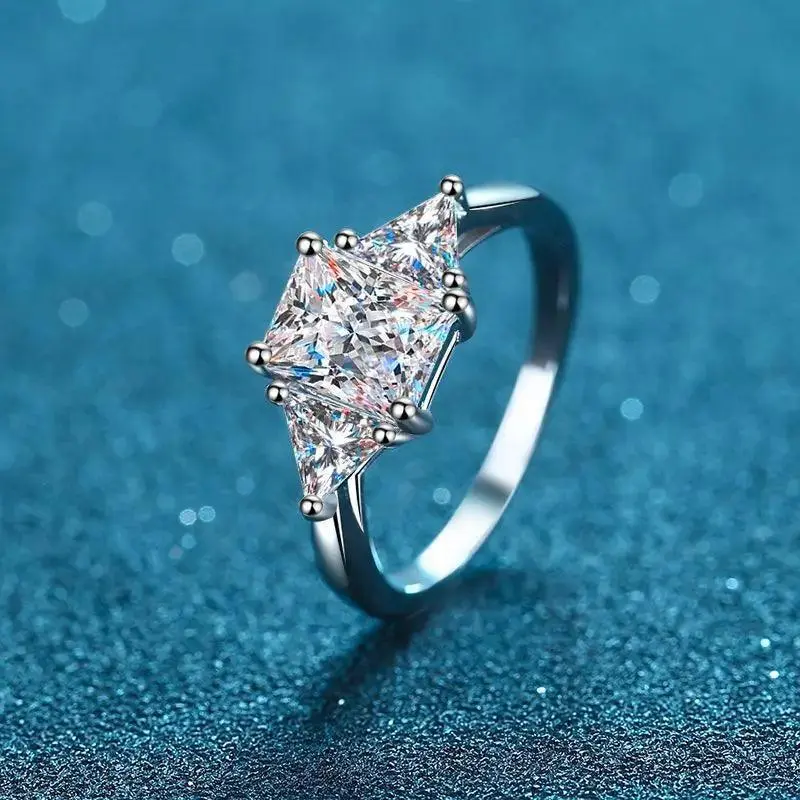 Strahlender Moissanit-Ring 2